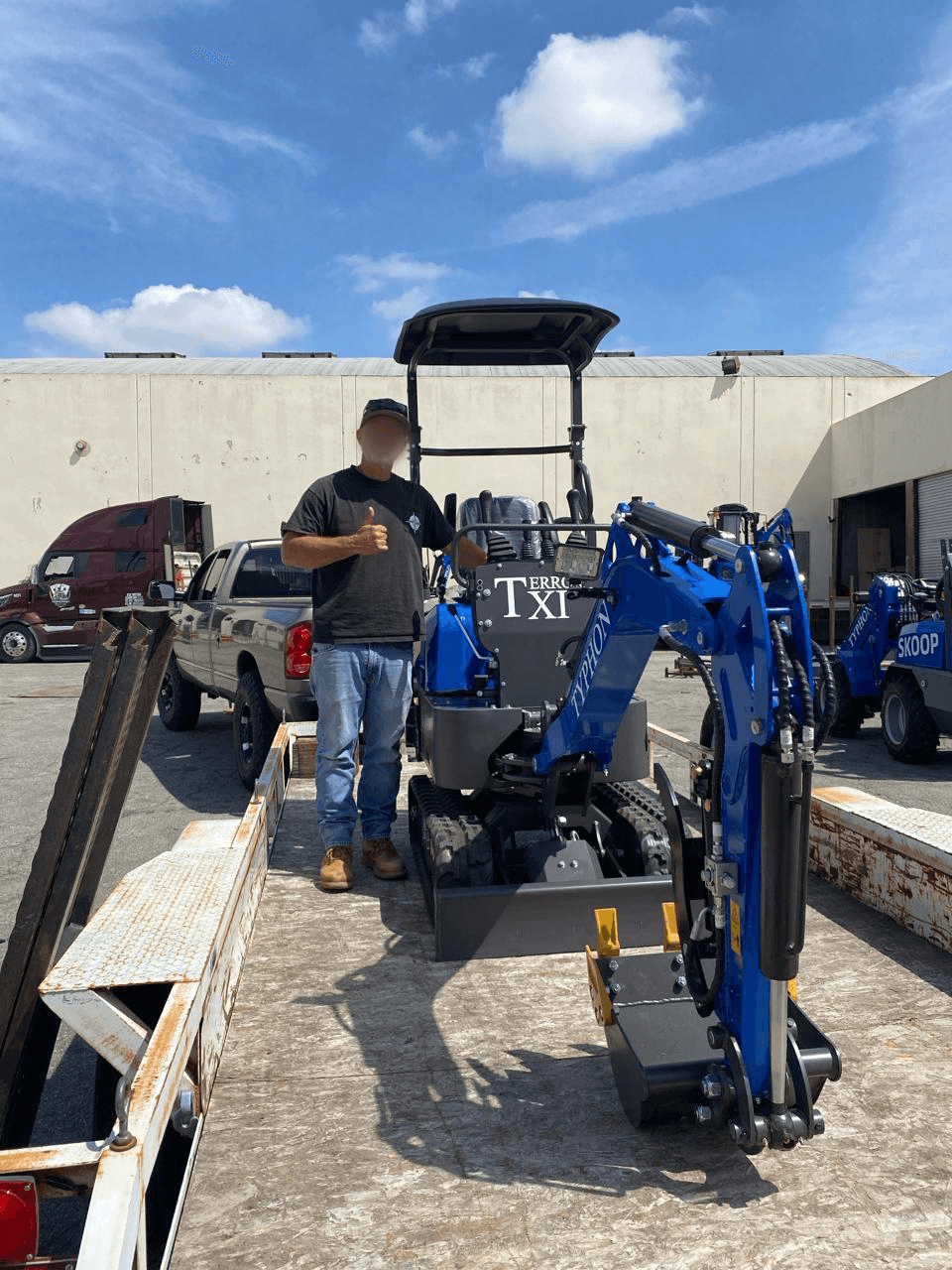 Customer receiving TYPHON compact equipment